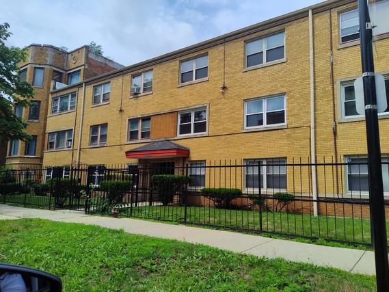 6700 S. Paxton Ave. #203, Chicago, IL 60649