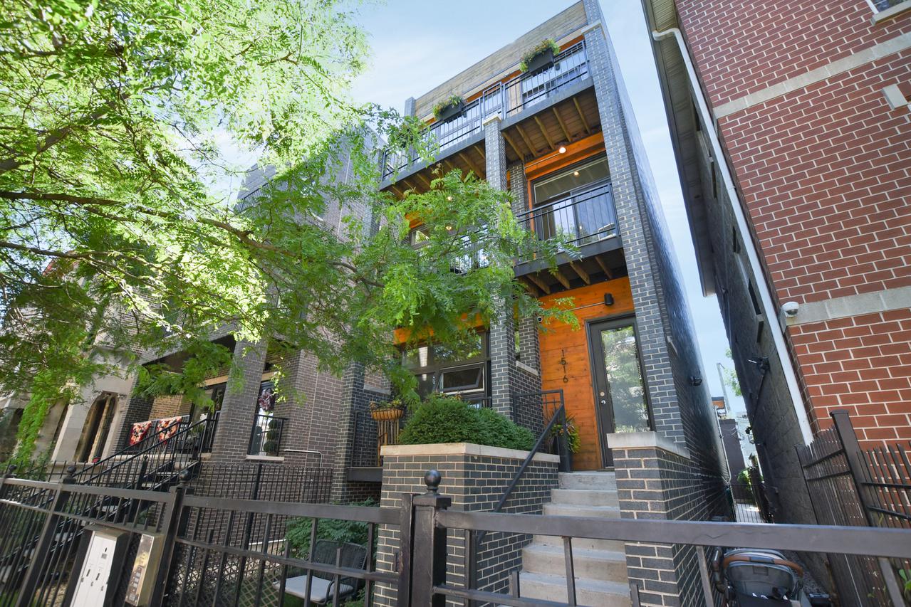 1516 N Rockwell St. #2, Chicago, IL 60622