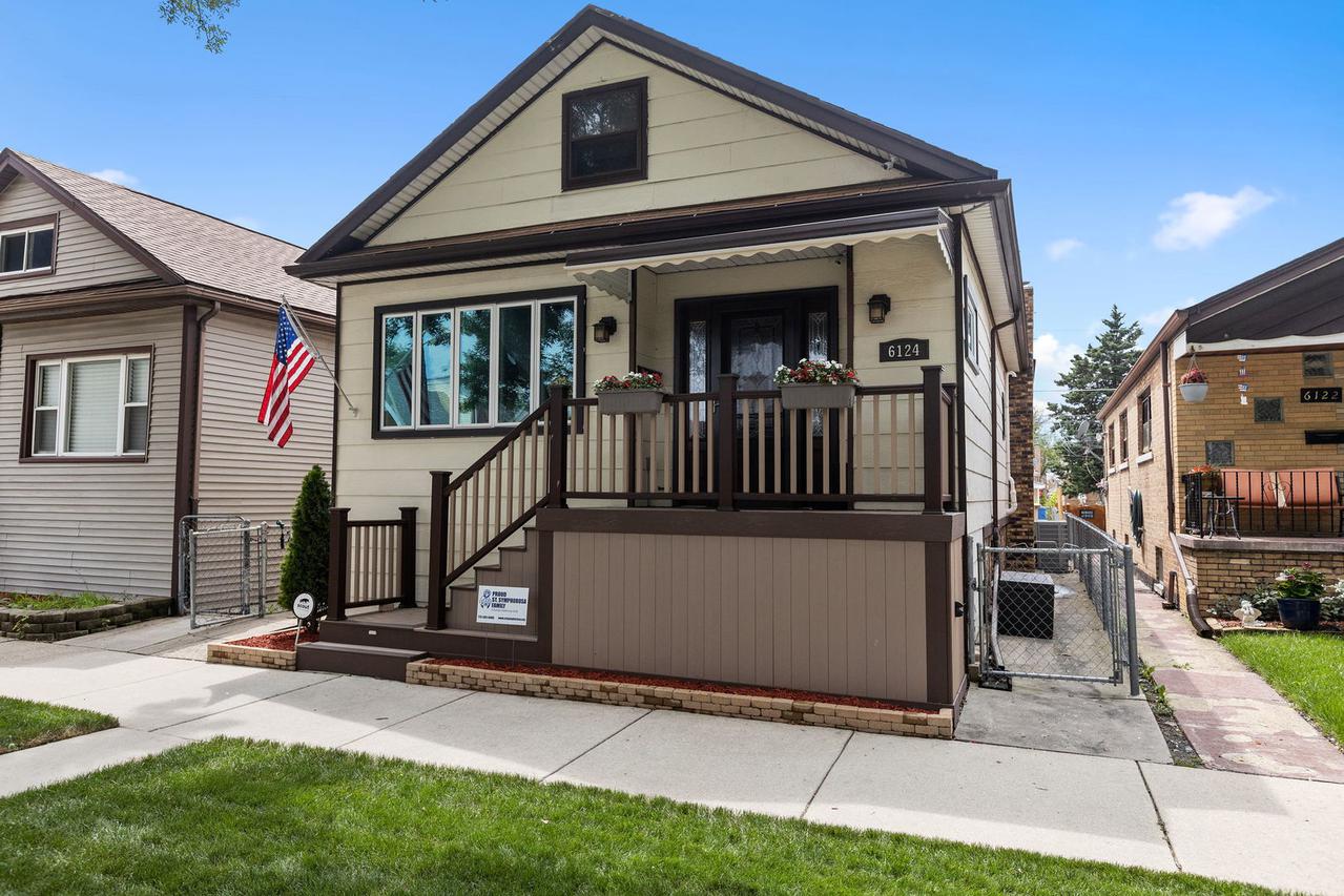 6124 S Mayfield Ave., Chicago, IL 60638