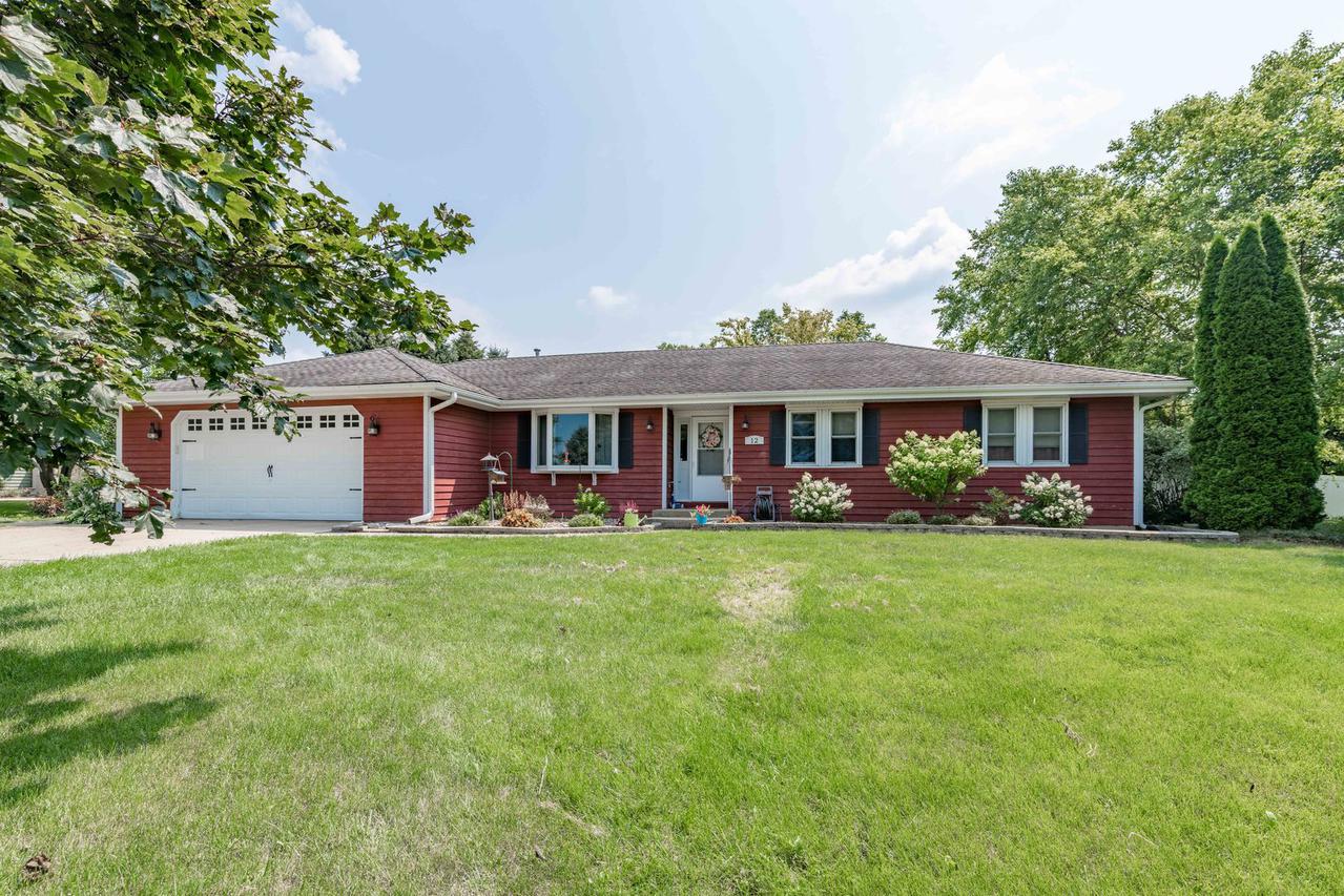 12 Kees Ln., Plano, IL 60545