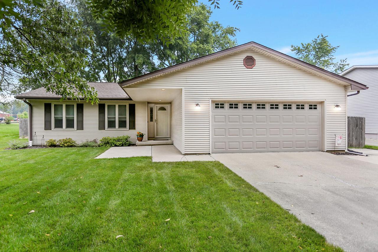 608 W Dianne Ln., Mahomet, IL 61853