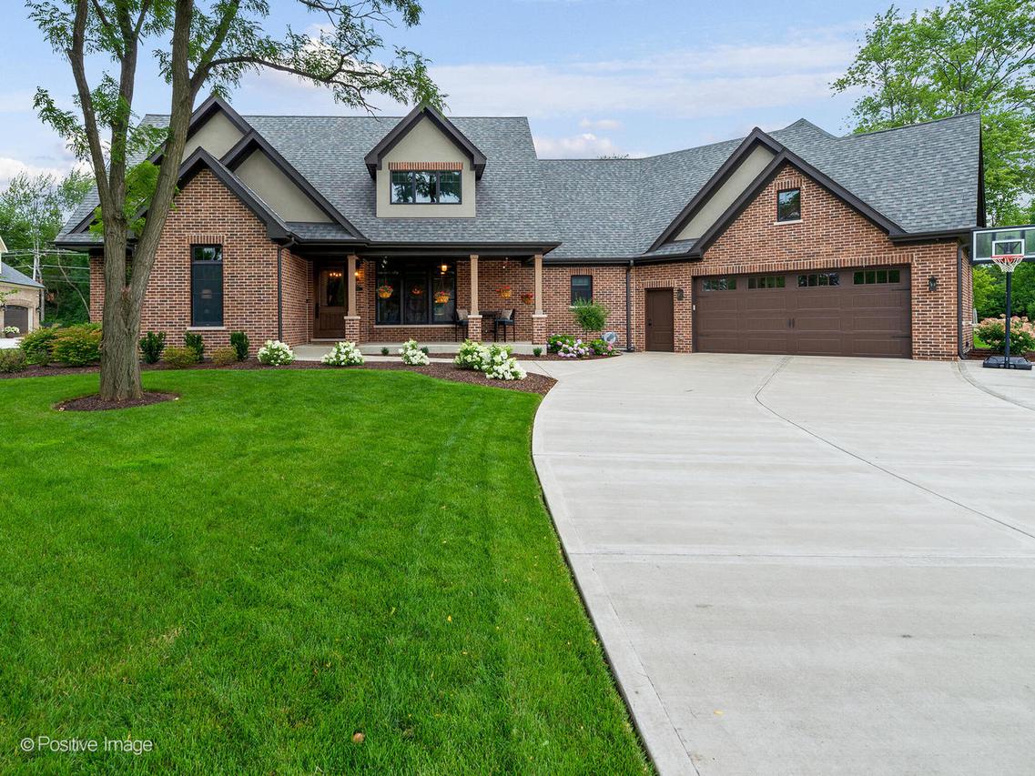 740 67th Pl., Willowbrook, IL 60527