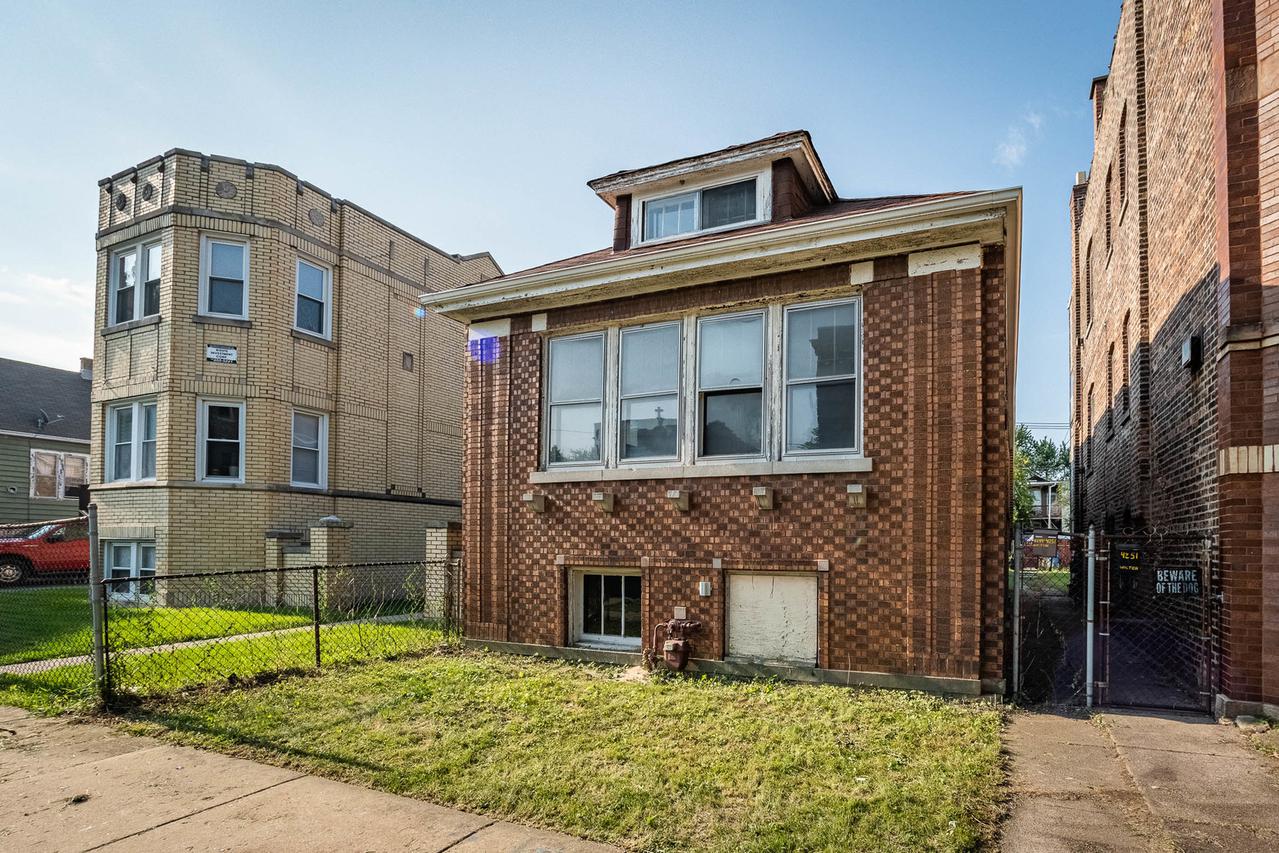 4249 W Walton St., Chicago, IL 60651