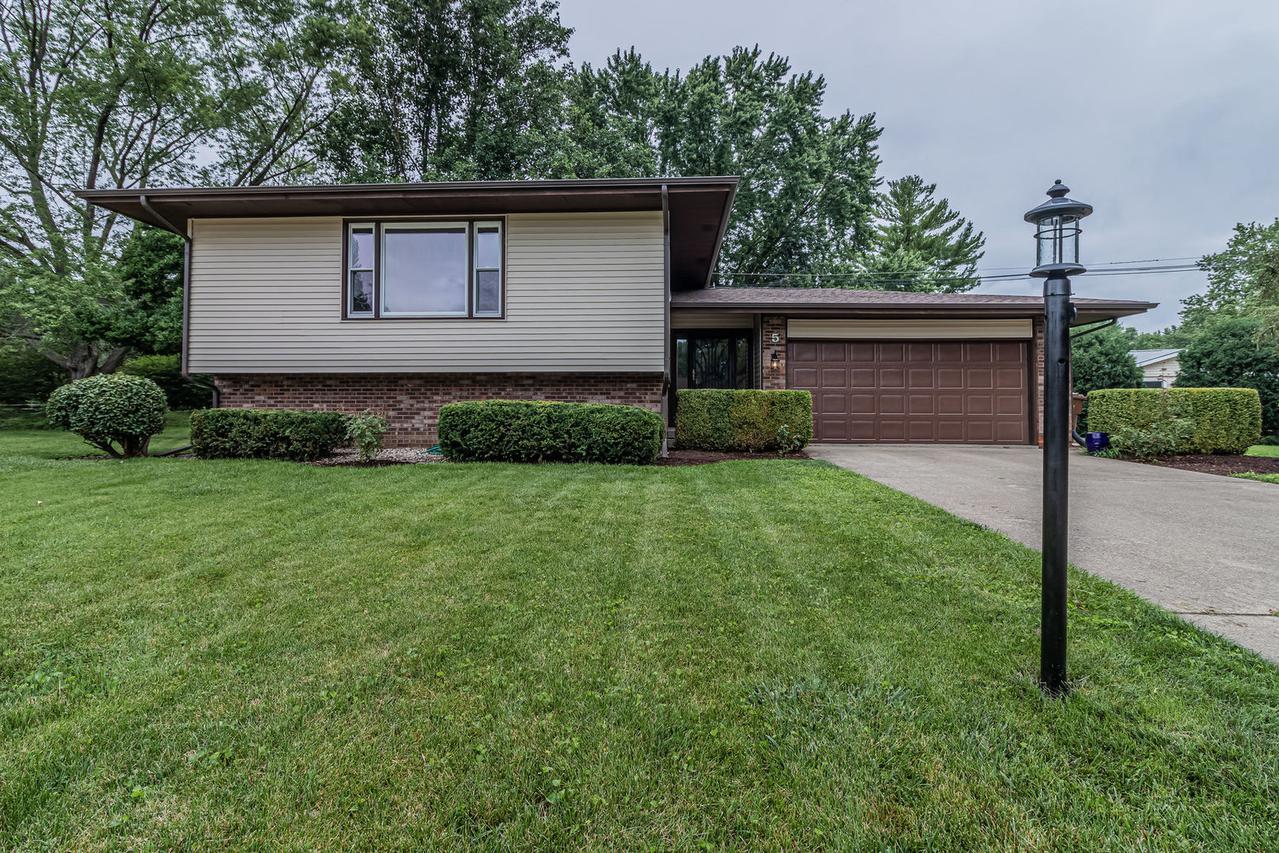 5 Hale Haven Ct., Savoy, IL 61874