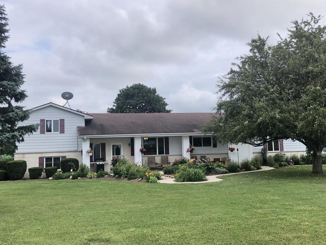1629 E 1500 North Rd., Roberts, IL 60962