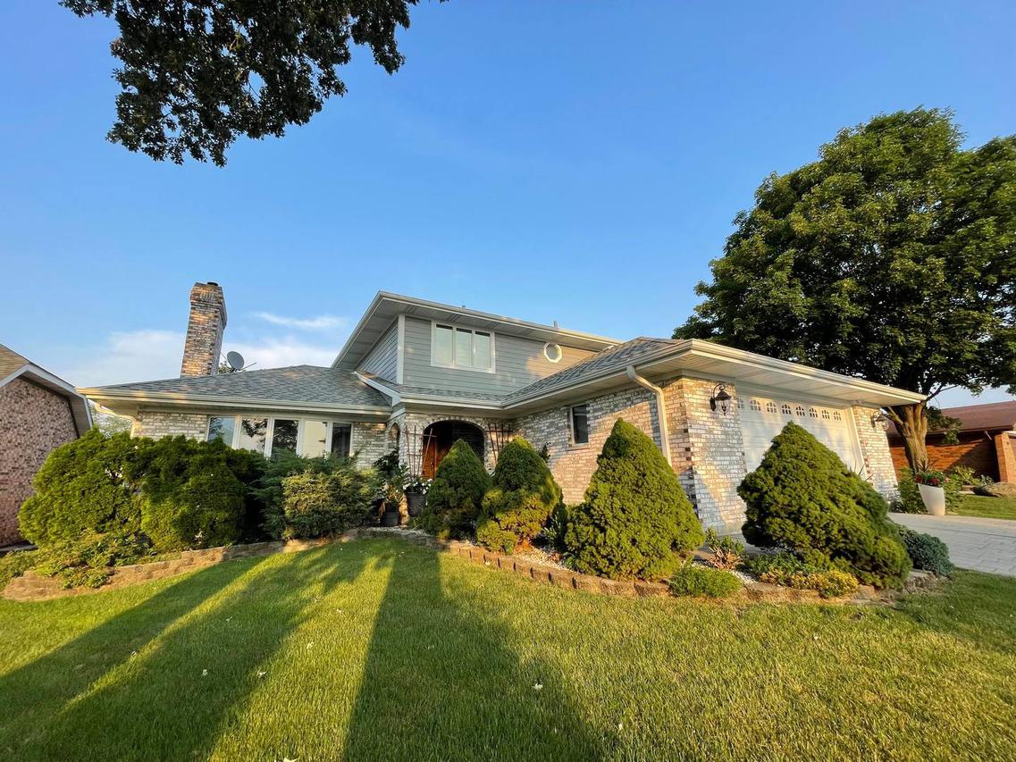 7441 Blackstone Ave., Justice, IL 60458