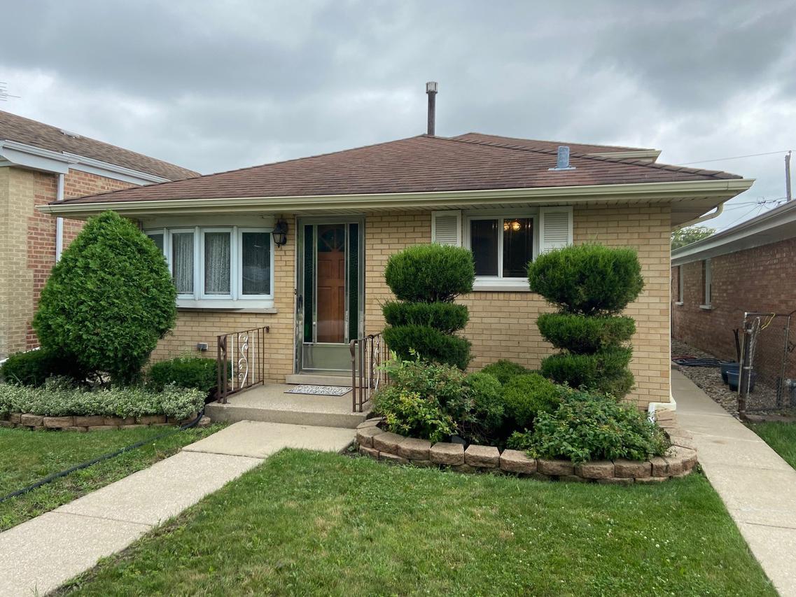 7744 Moody Ave., Burbank, IL 60459