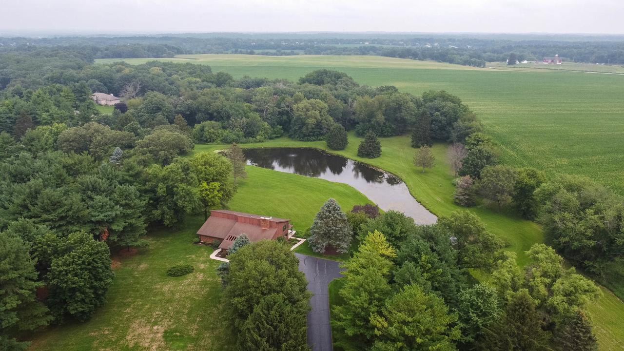 7676 Swanson Rd., Roscoe, IL 61073