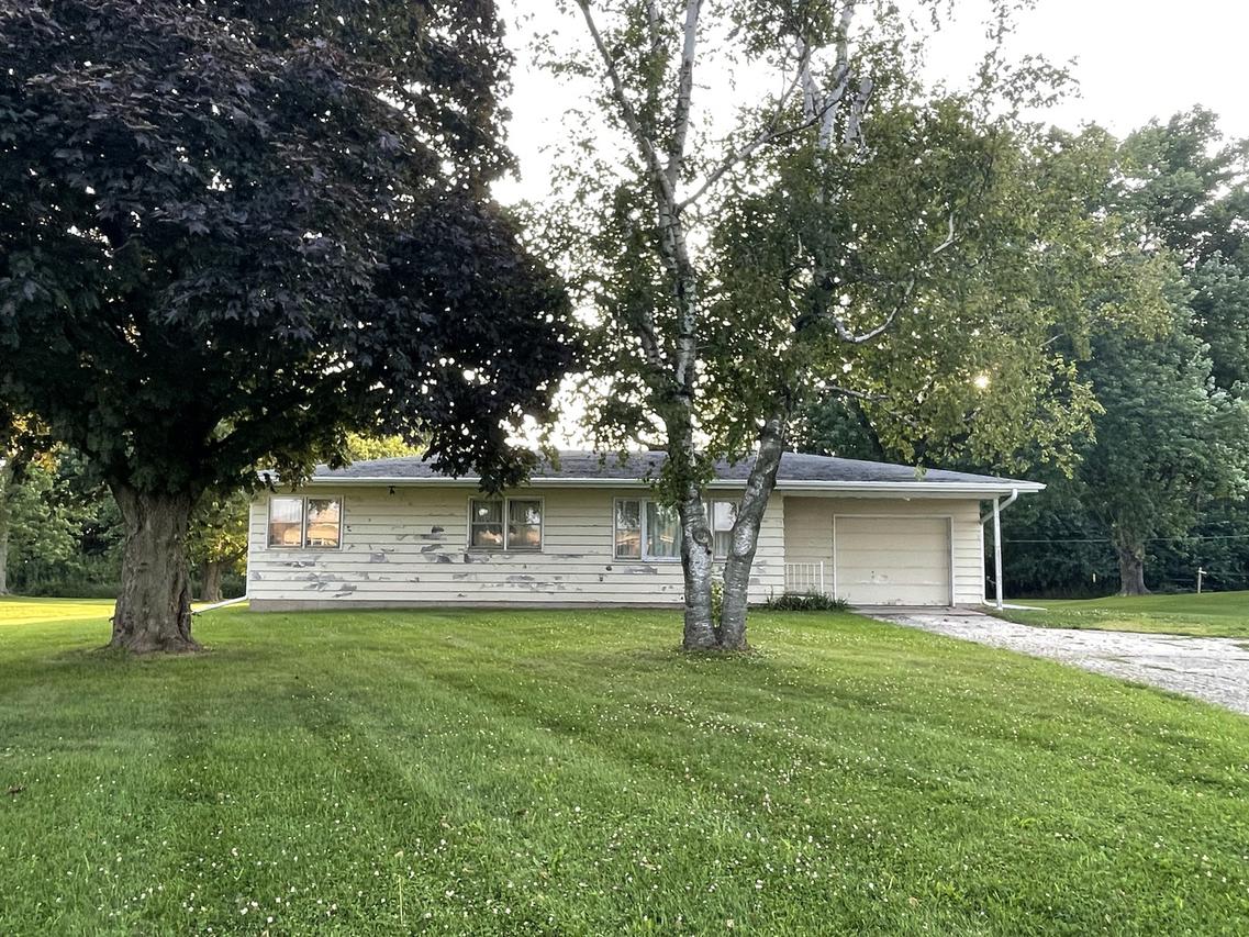 1007 S Logan St., Lena, IL 61048