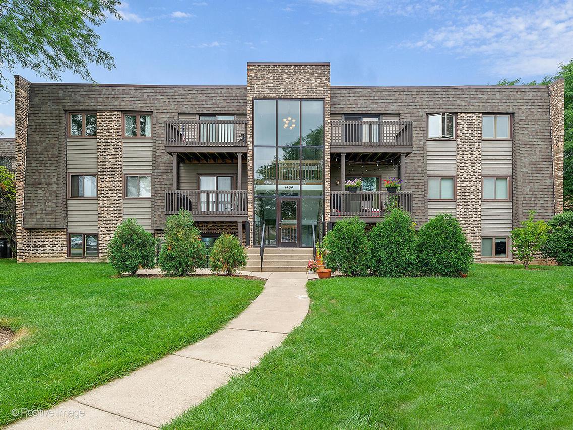 1464 Stonebridge Cir. #E2, Wheaton, IL 60189