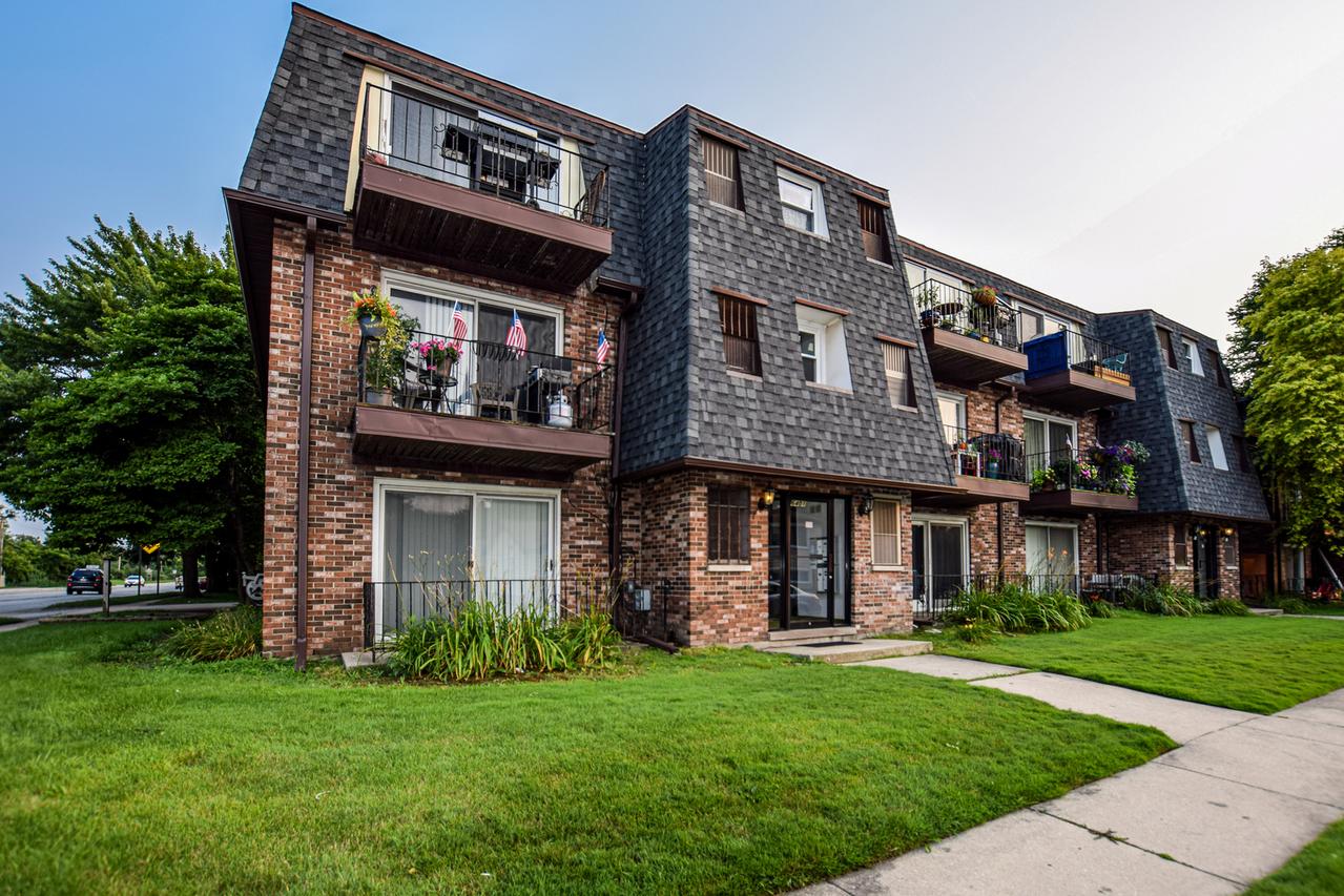 6401 W Home Ave. #2A, Worth, IL 60482