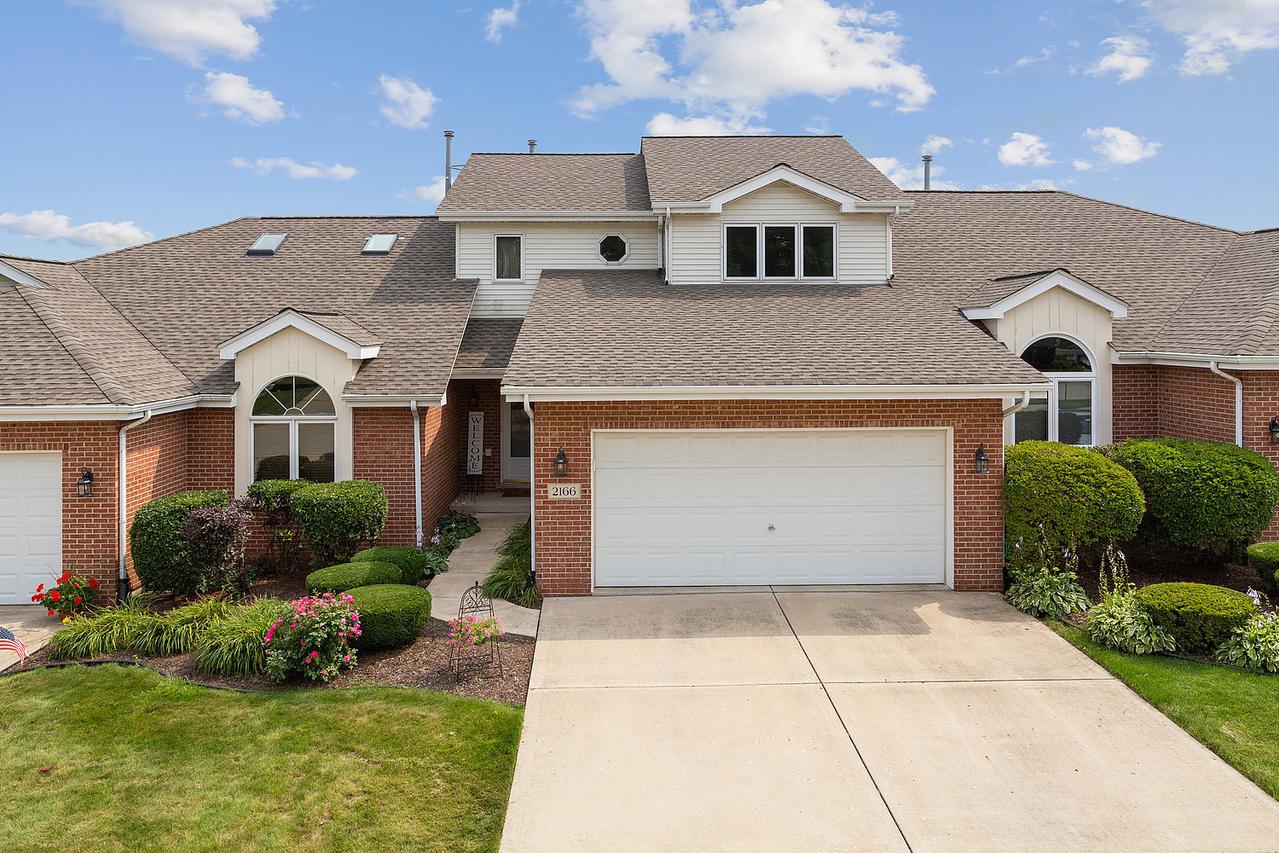 2166 Wellington Ct., New Lenox, IL 60451