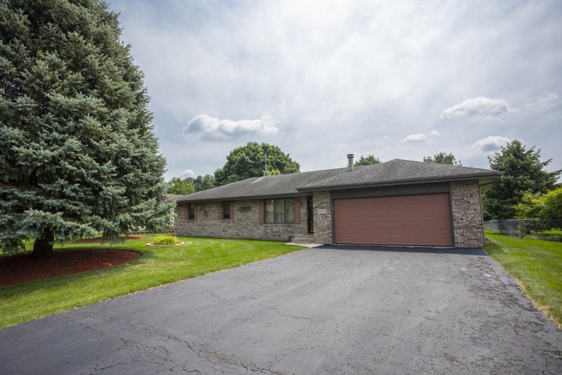 4949 Minns Dr., Machesney Park, IL 61115