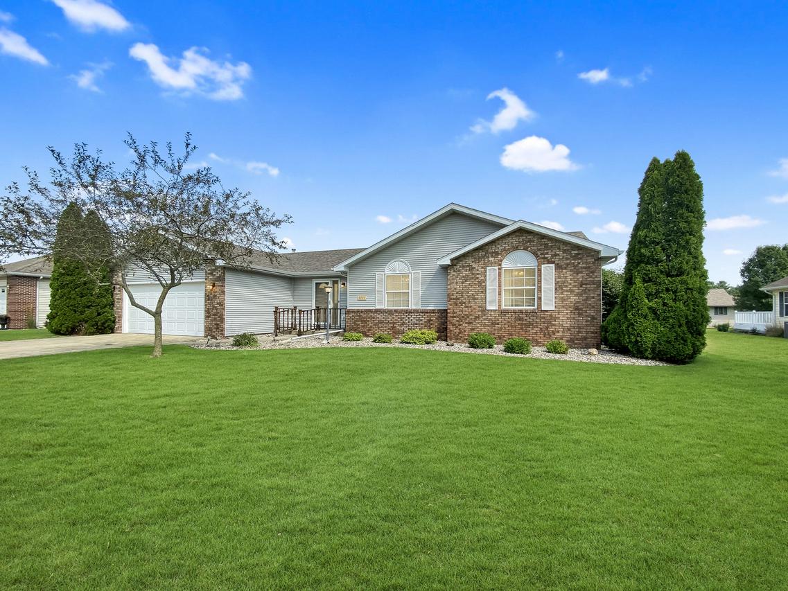 1111 Park Ter., Paxton, IL 60957