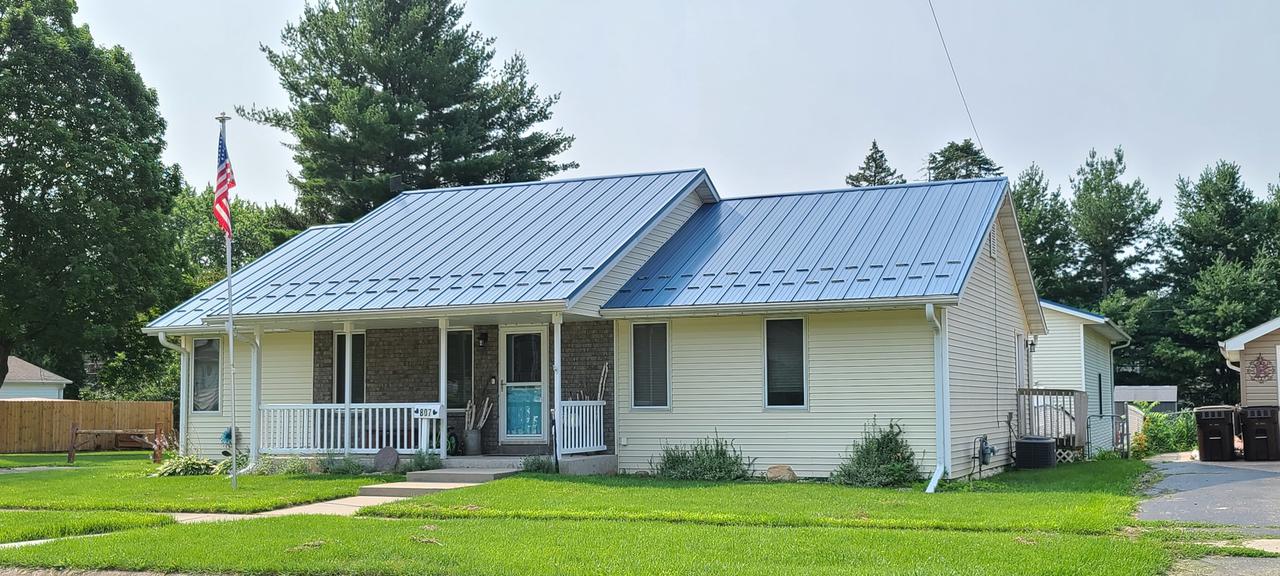807 Franklin St., Oregon, IL 61061