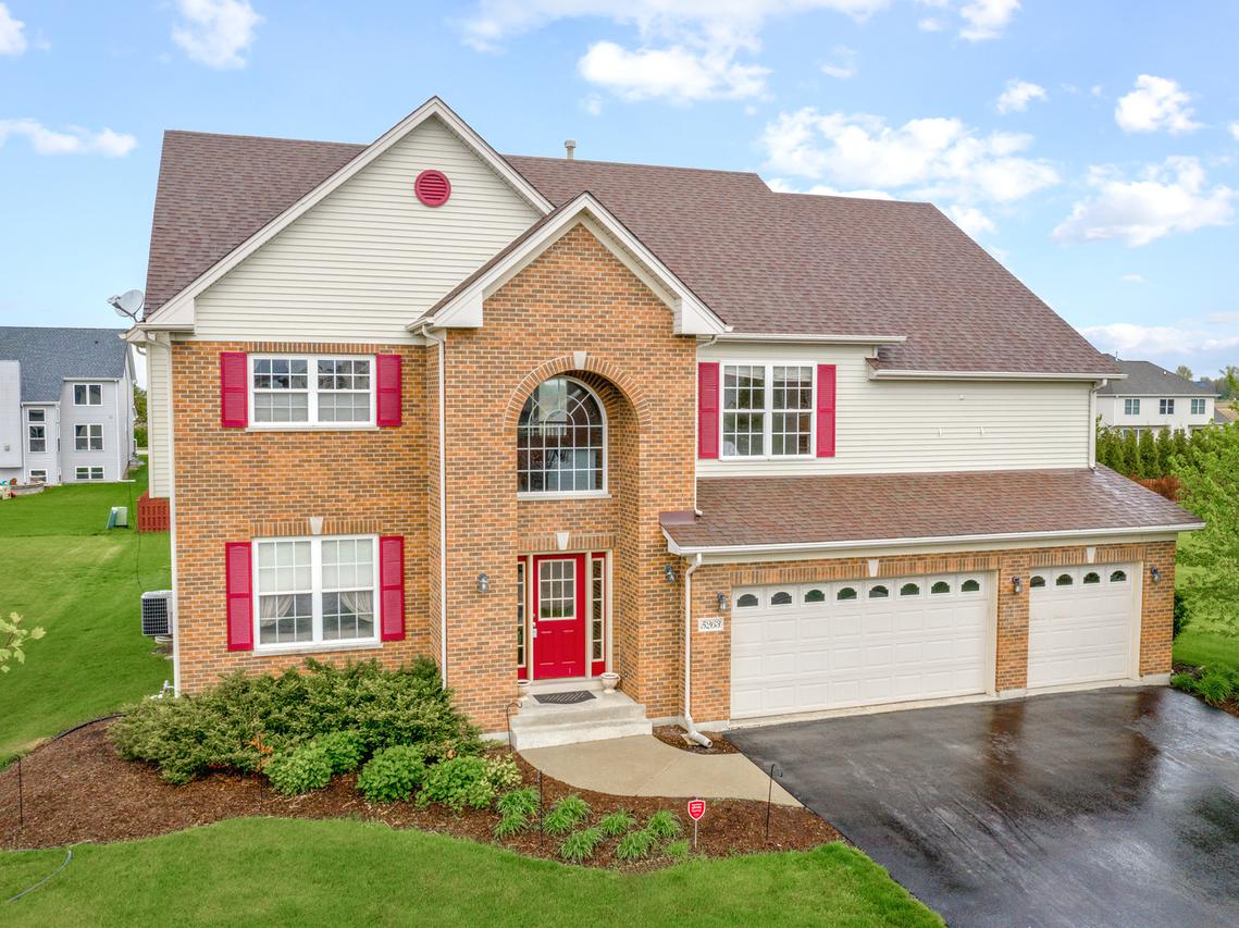 5263 Greenshire Cir., Lake In The Hills, IL 60156