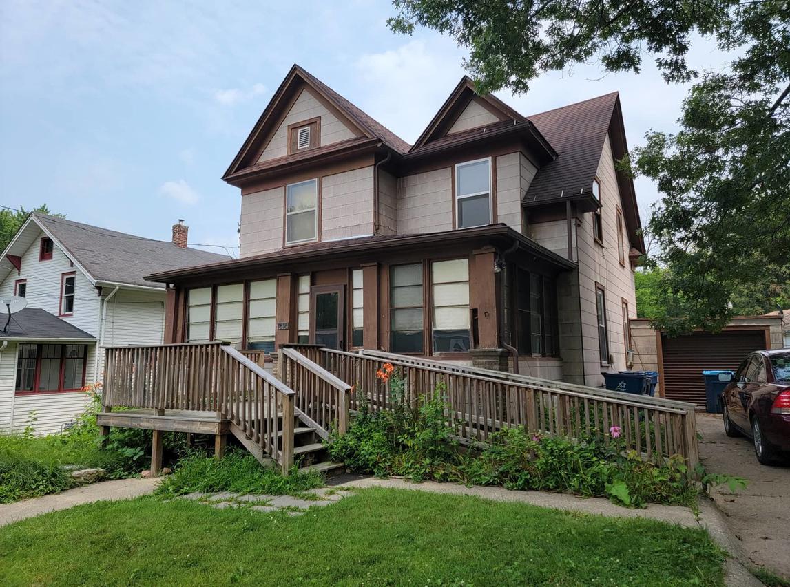 1010 Highland Ave., Dixon, IL 61021