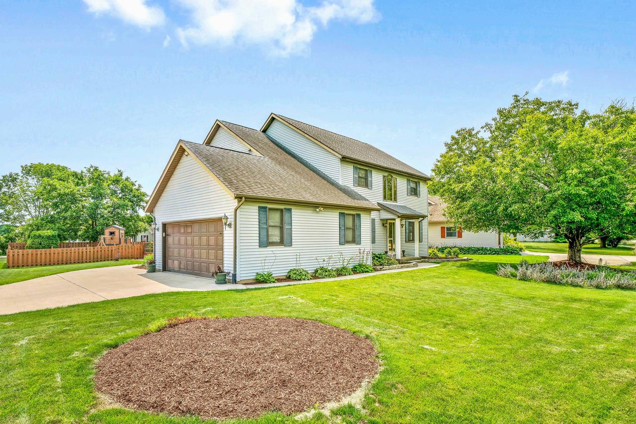 535 E Washington St., Somonauk, IL 60552