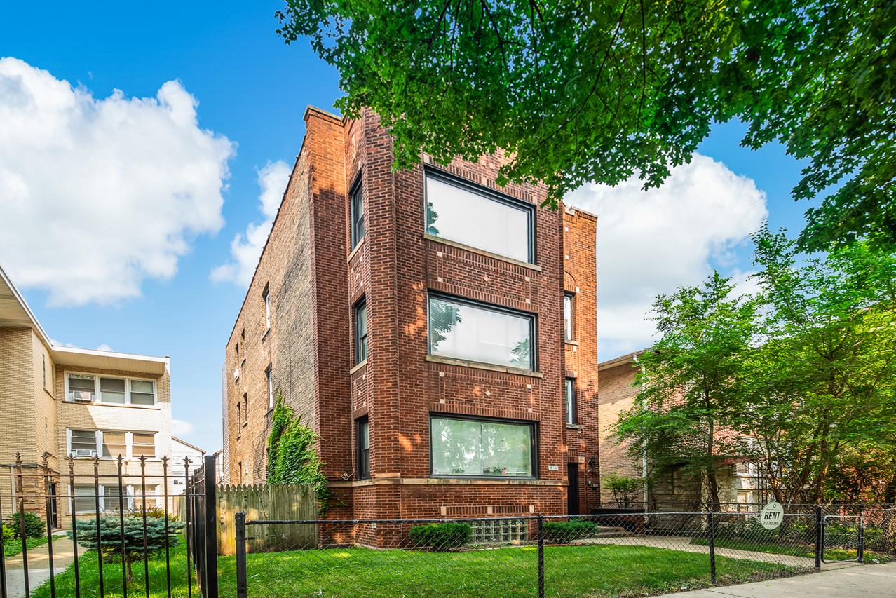 7918 S Essex Ave., Chicago, IL 60617