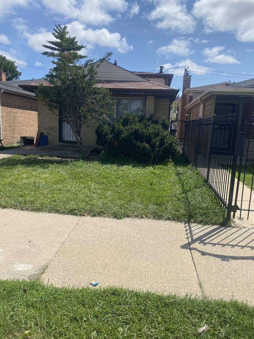 8739 S Halsted St., Chicago, IL 60620