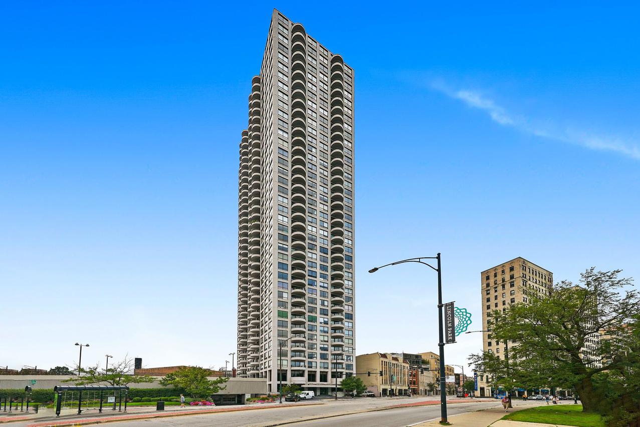 2020 N Lincoln Park West Ave. #22B, Chicago, IL 60614