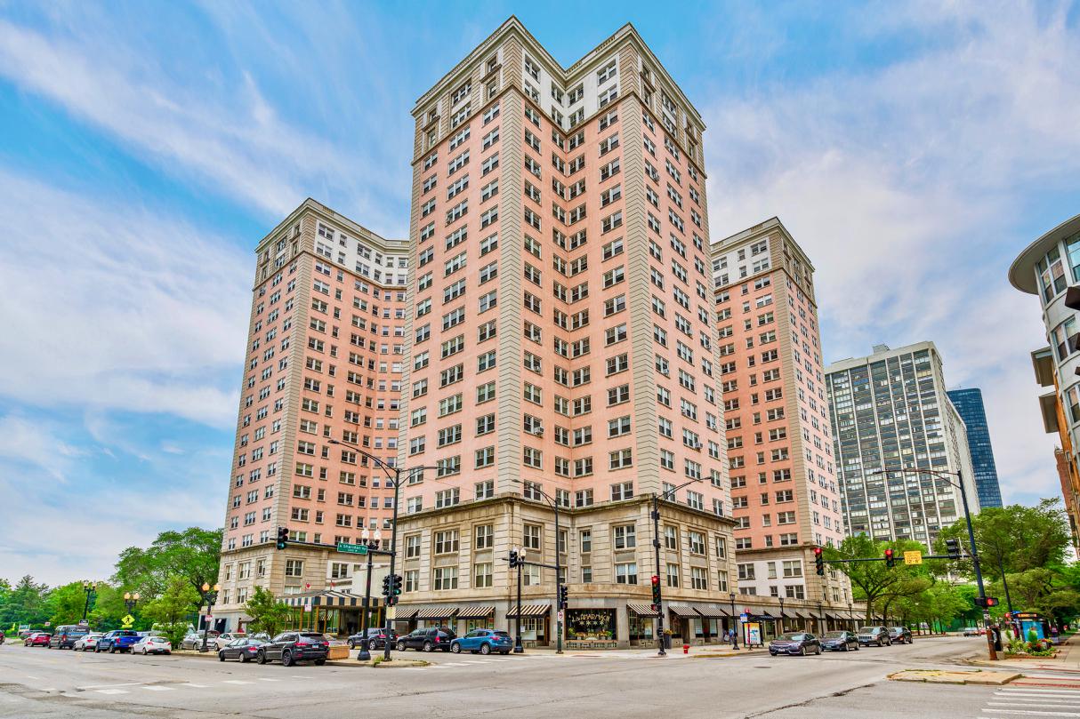 5555 N Sheridan Rd. #1916, Chicago, IL 60640