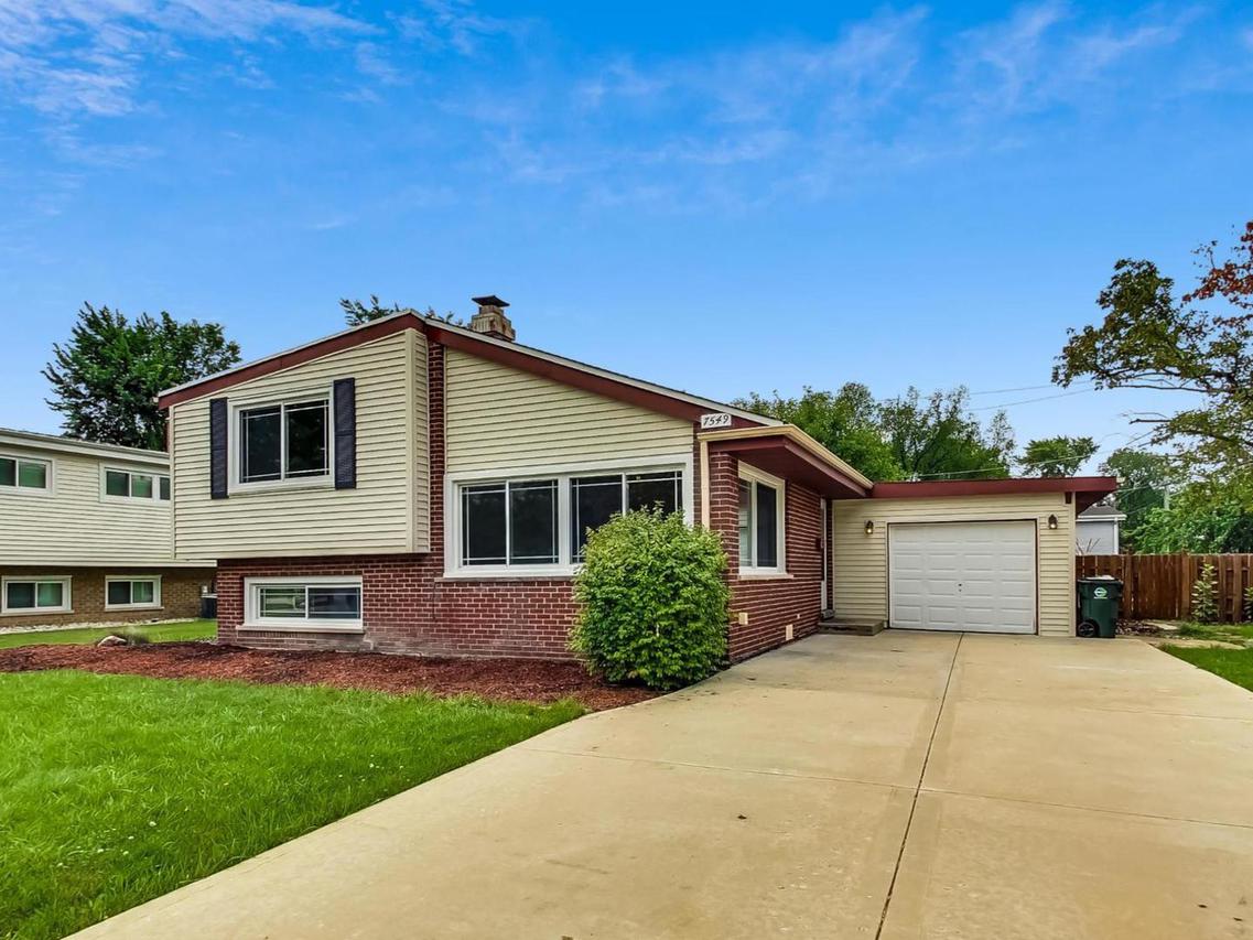 7549 Wilson Ter., Morton Grove, IL 60053