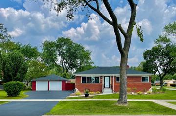 2000 W Lincoln St., Mount Prospect, IL 60056