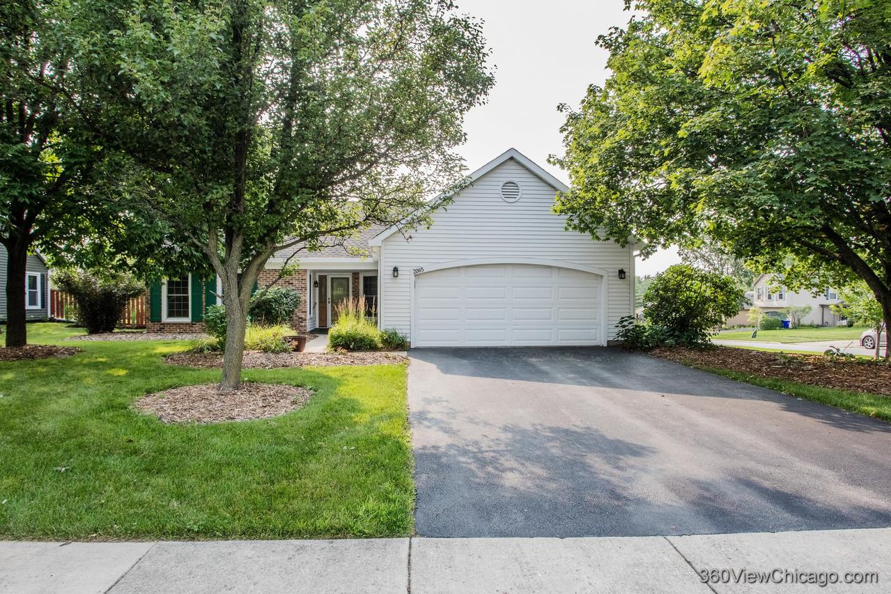 2065 Scottdale Cir., Wheaton, IL 60189