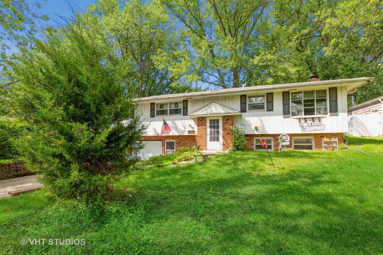 609 Wendt Ave., East Dundee, IL 60118