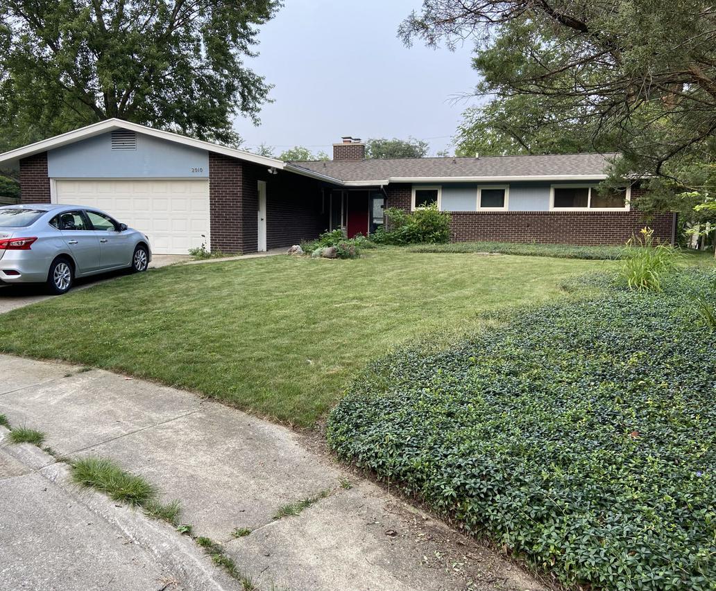 2010 Silver Ct., Urbana, IL 61801