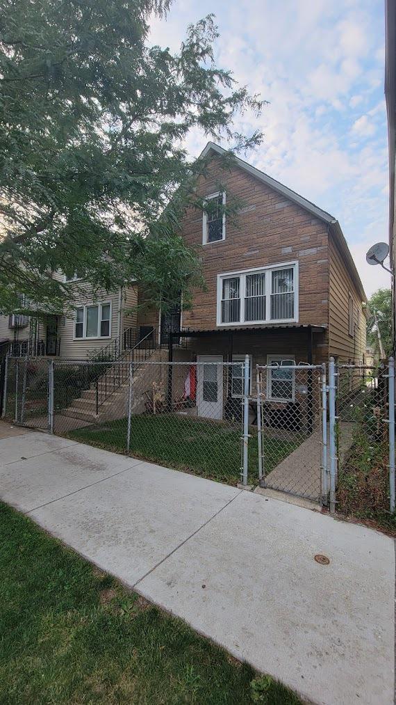 4202 W Augusta Blvd., Chicago, IL 60651