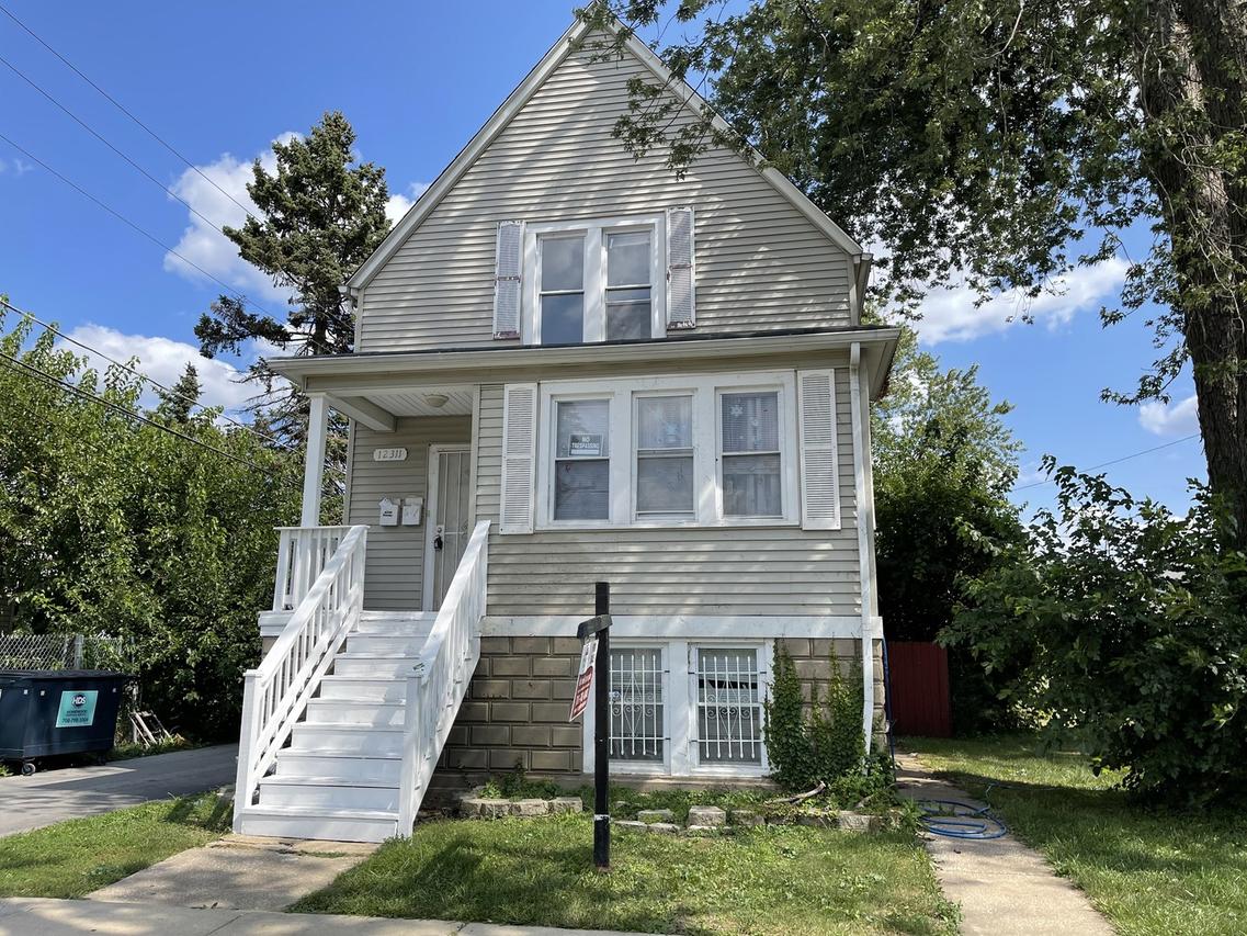 12311 S Peoria St., Calumet Park, IL 60827