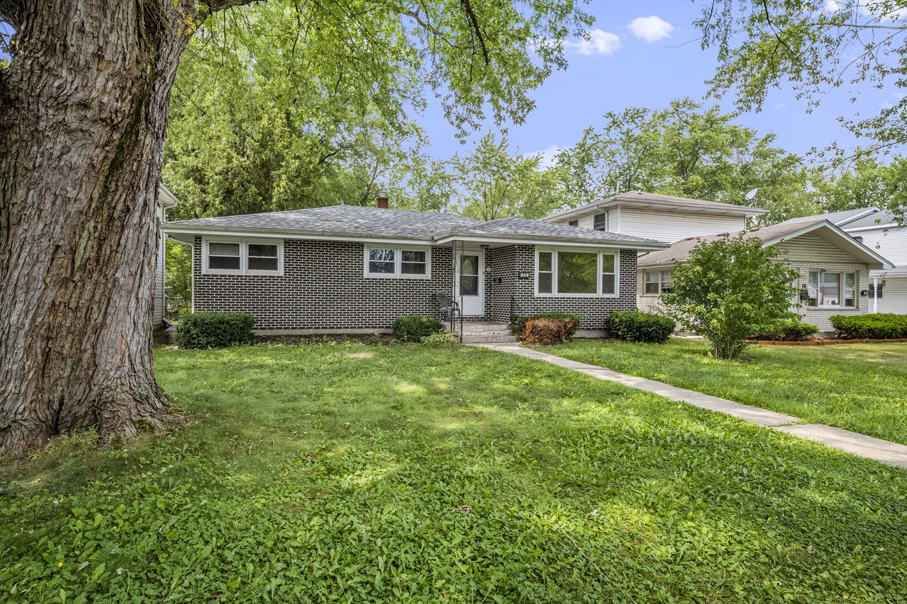 12 N Rebecca St., Glenwood, IL 60425