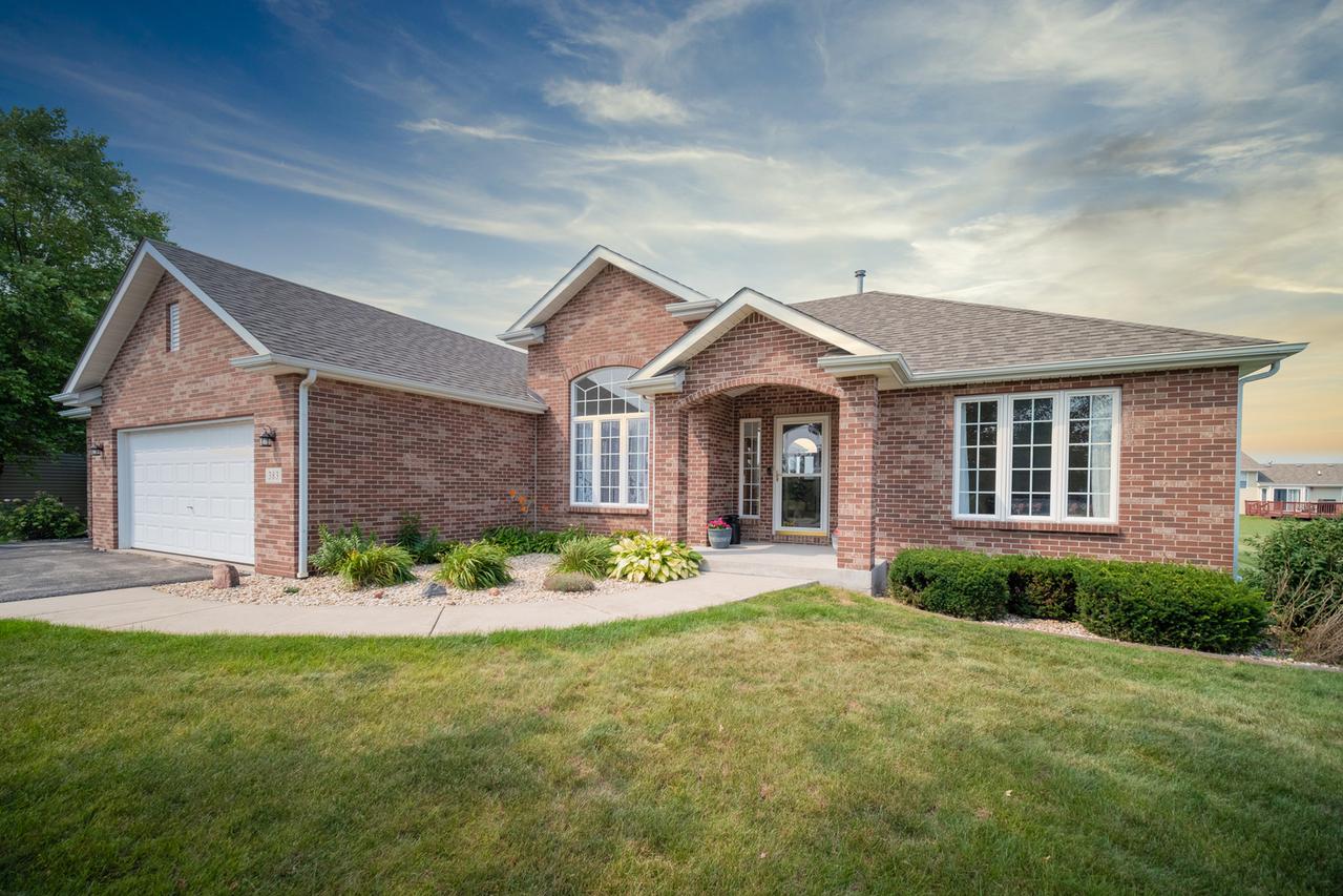 383 Red Fox Dr., Davis Junction, IL 61020