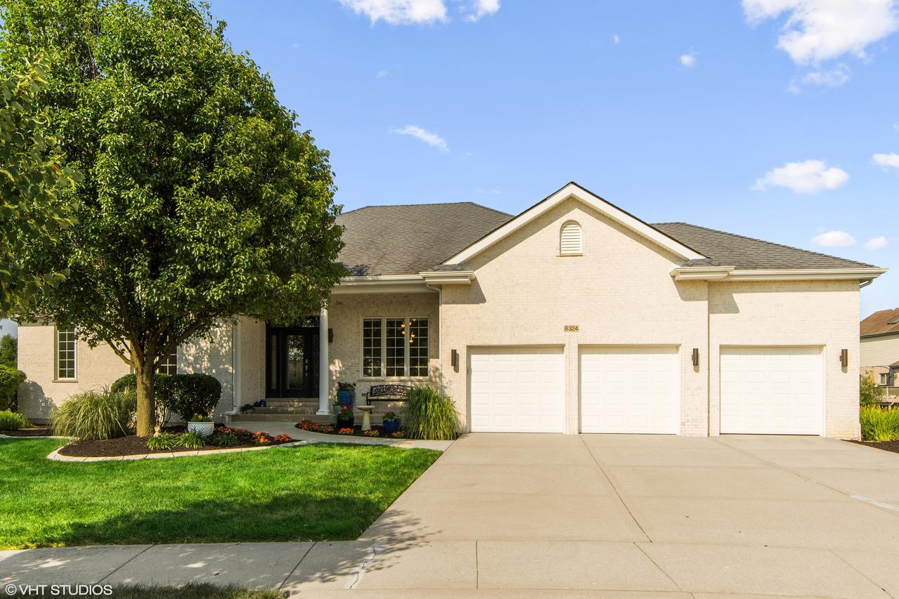 8324 Forestview Ct., Frankfort, IL 60423