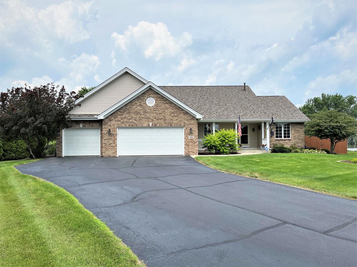 114 N Pier Dr., Machesney Park, IL 61115