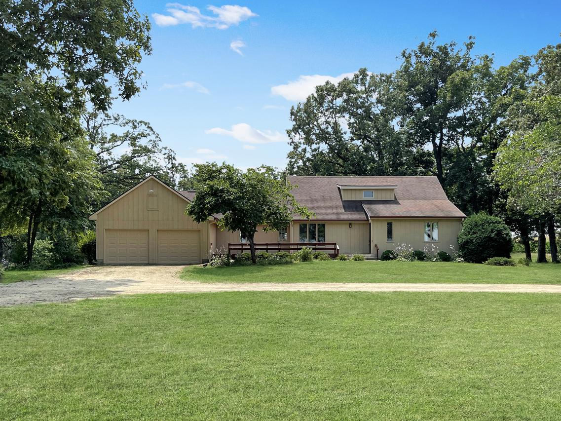 7717 W Wagner Rd., Lena, IL 61048