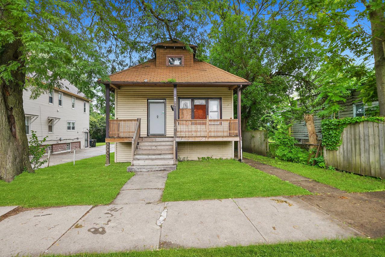 10653 S May St., Chicago, IL 60643