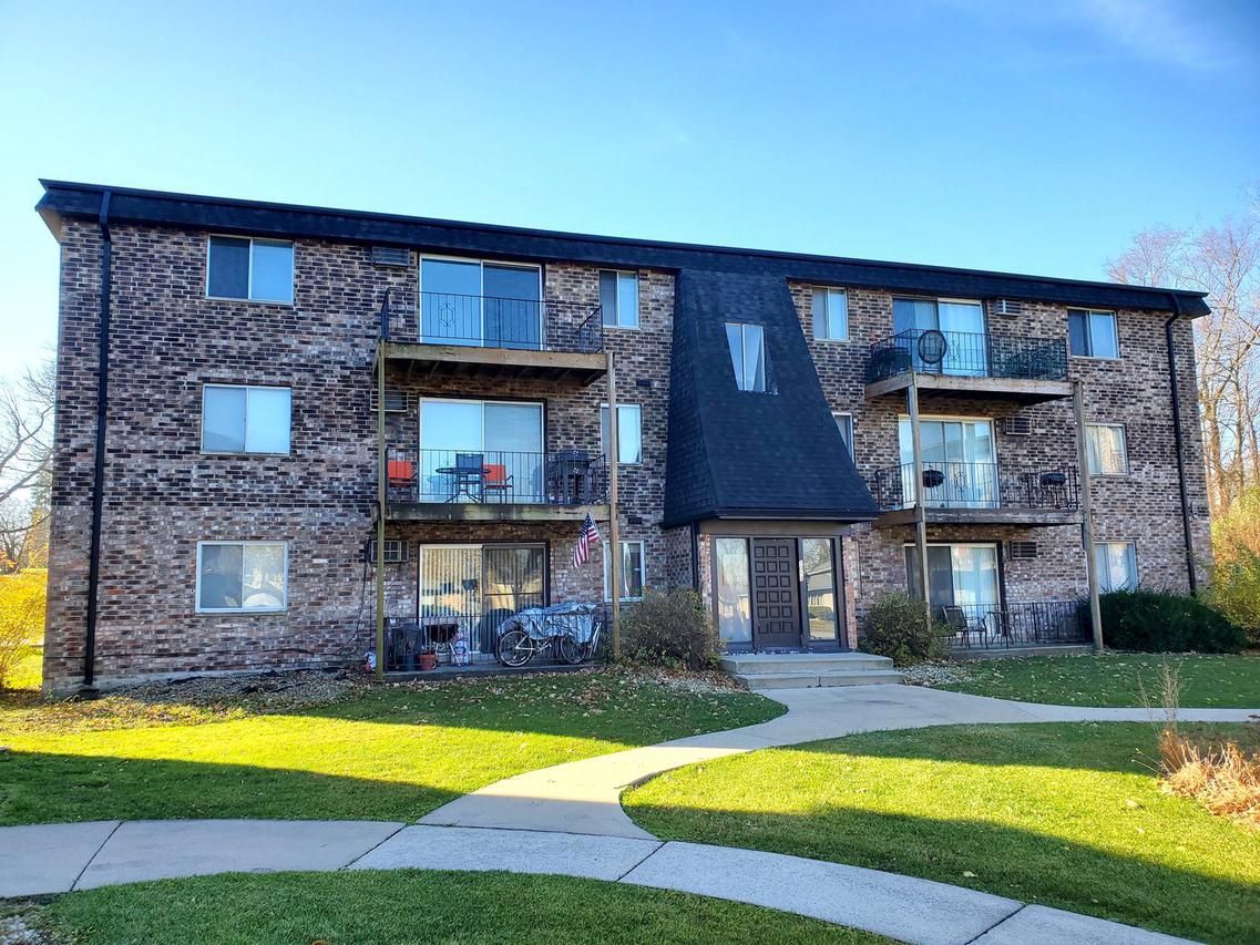 1013 E 194th St. #302, Glenwood, IL 60425