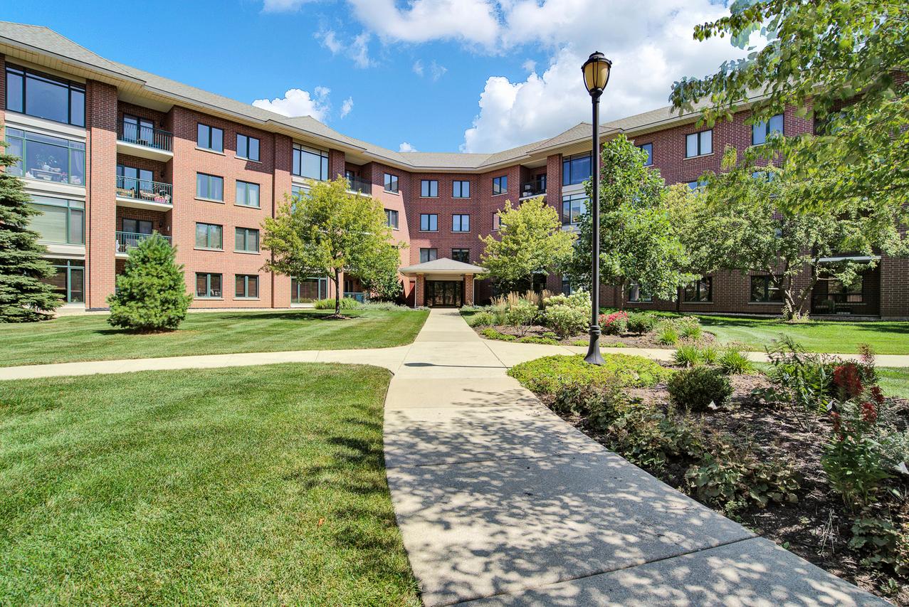 875 E 22nd St. #214, Lombard, IL 60148