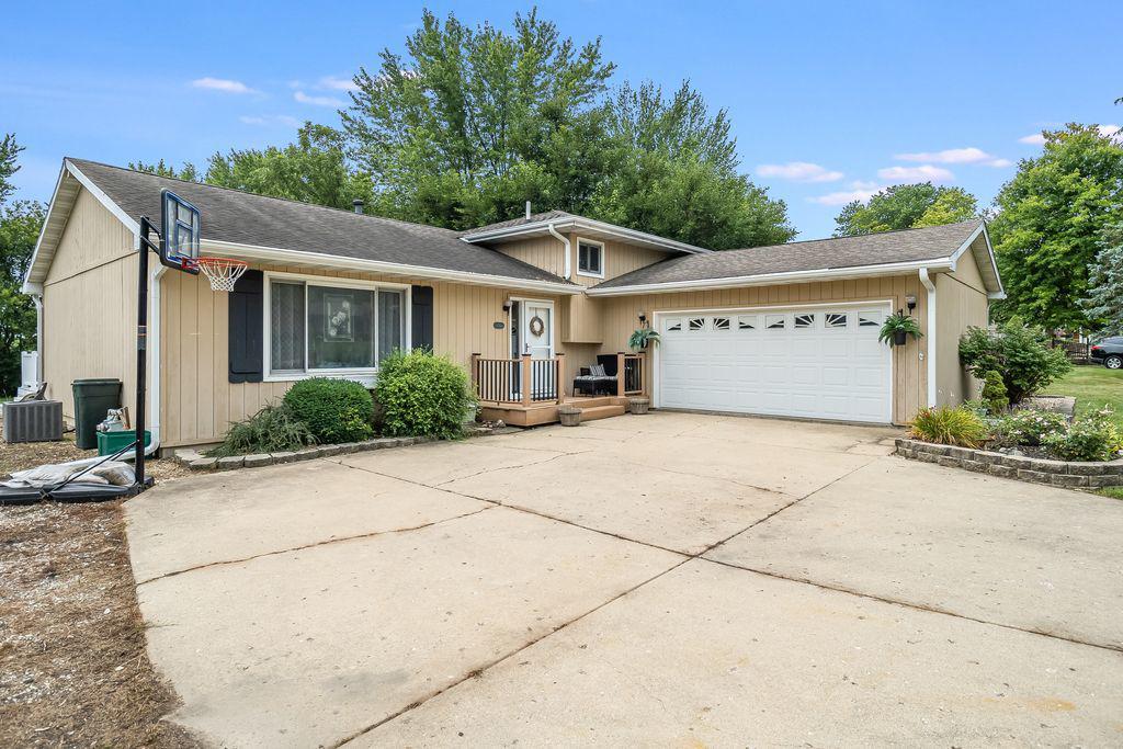 14760 Hiawatha Ln., Somonauk, IL 60552