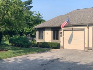 119 Honeysuckle Ct., Rolling Meadows, IL 60008