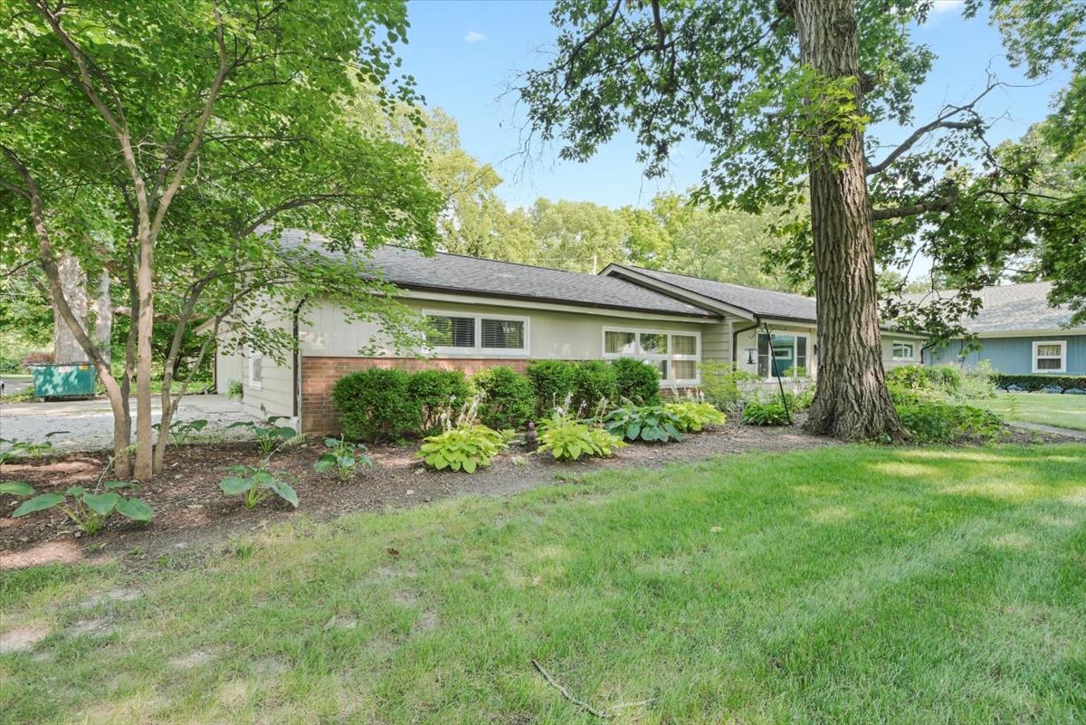 708 W Grand Ave., St. Joseph, IL 61873