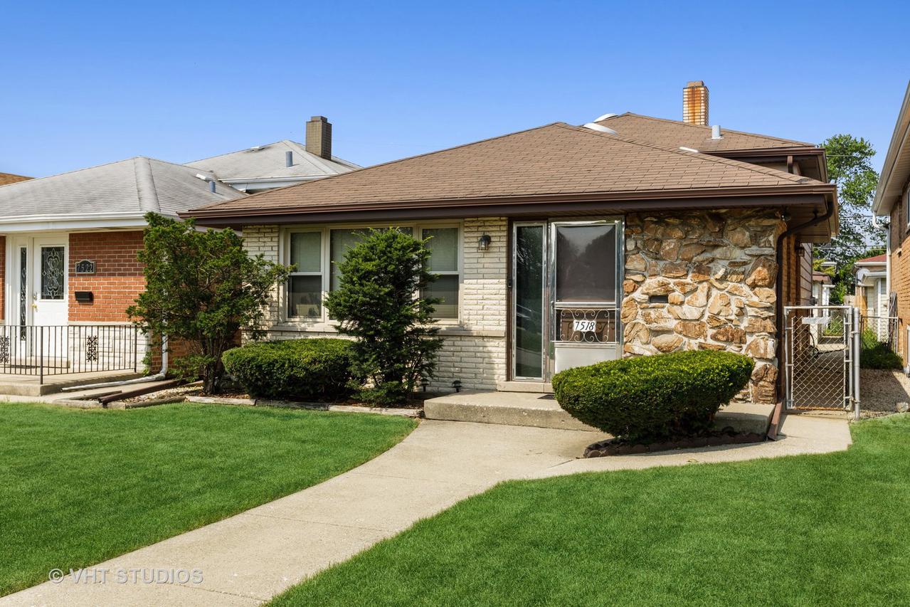 7518 Lockwood Ave., Burbank, IL 60459
