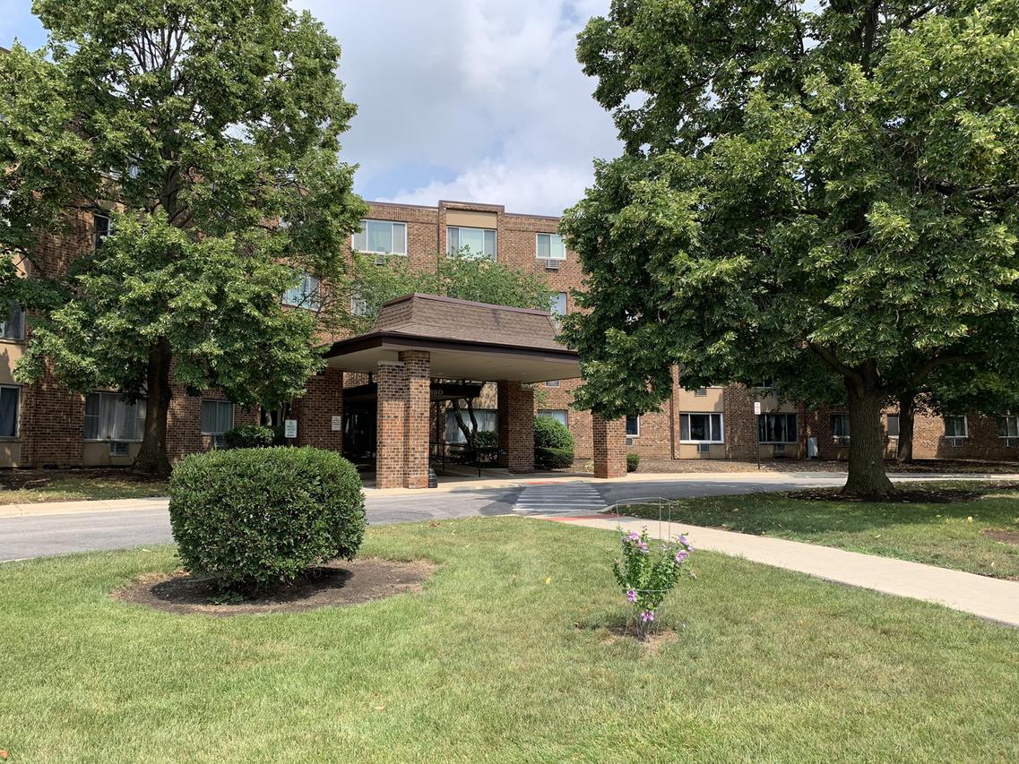 1880 Bonnie Ln. #119, Hoffman Estates, IL 60169