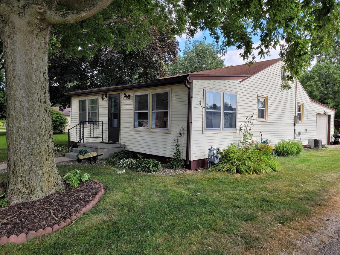 101 E Franklin St., Fisher, IL 61843