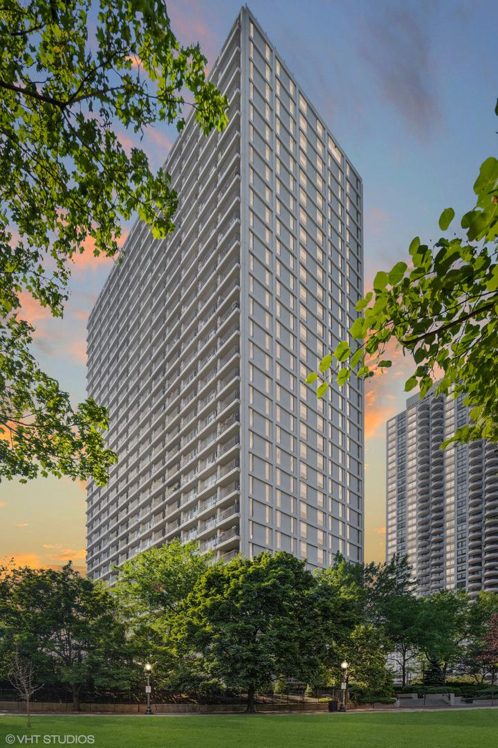 1960 N Lincoln Park West #2208, Chicago, IL 60614
