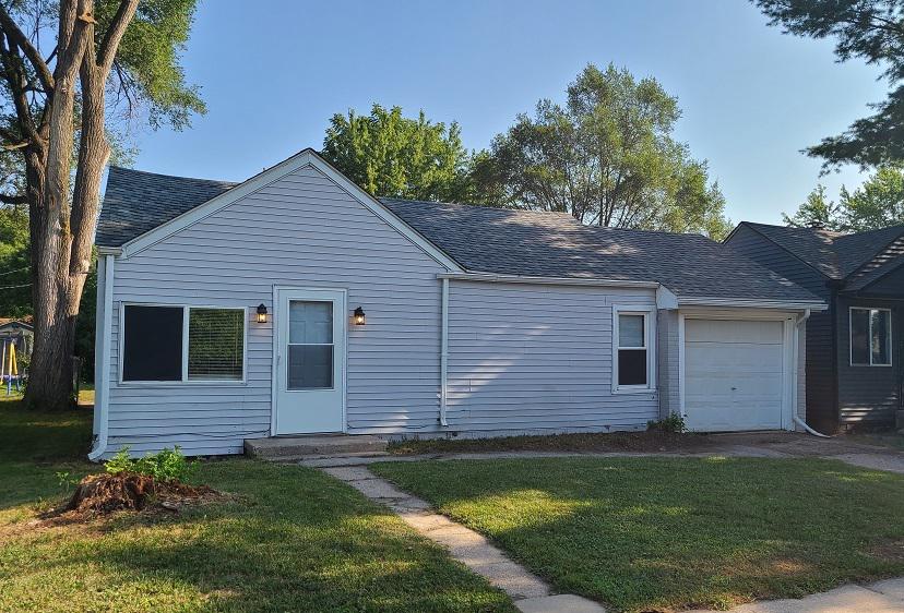 948 Ramona Ter., Machesney Park, IL 61115