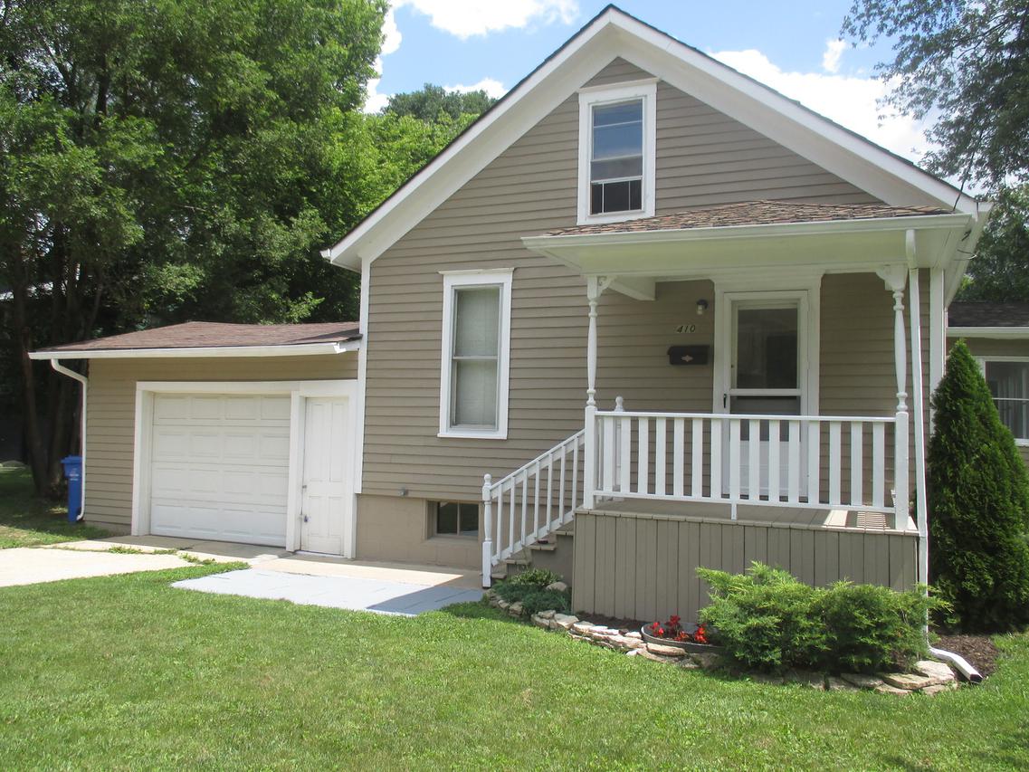 410 Plum Ct., South Elgin, IL 60177